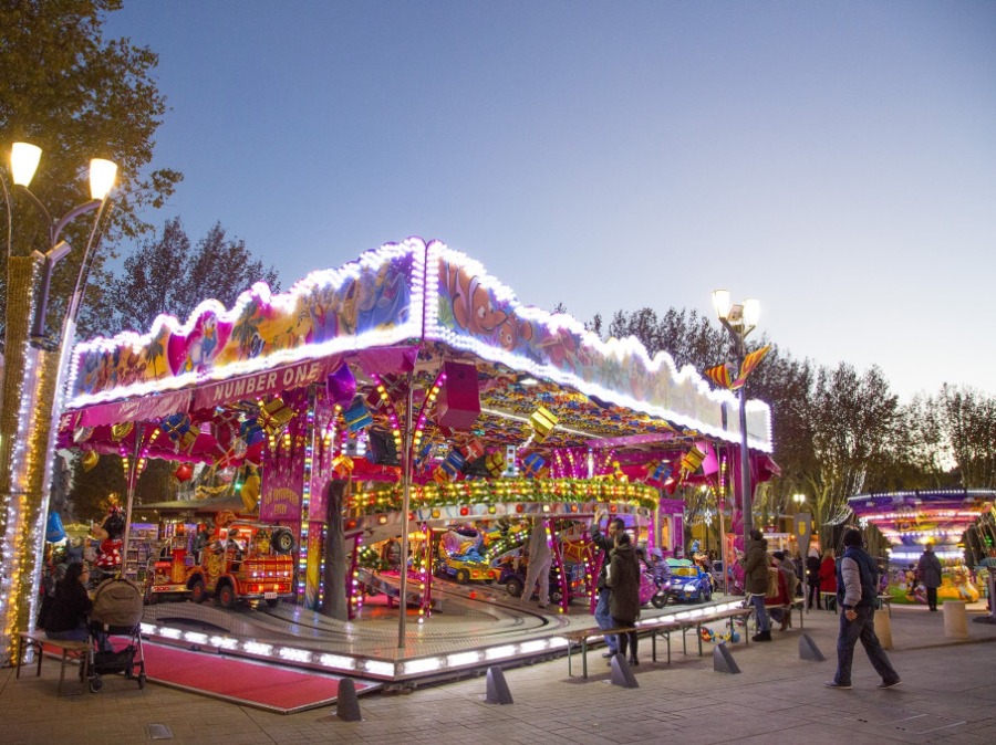 Parcs d'attractions et fêtes foraines à Marseille Manèges de Noël à Aix en Provence