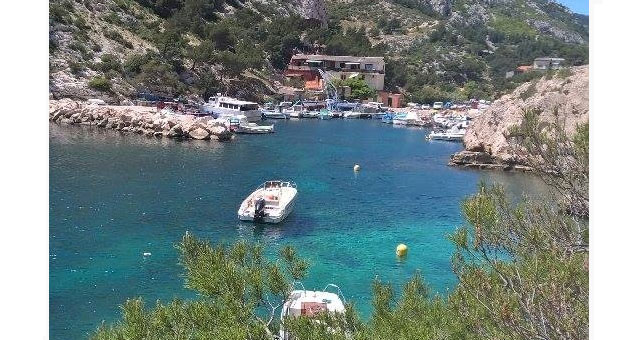 Découvrir les calanques de Marseille avec des enfants La Calanque de Morgiou