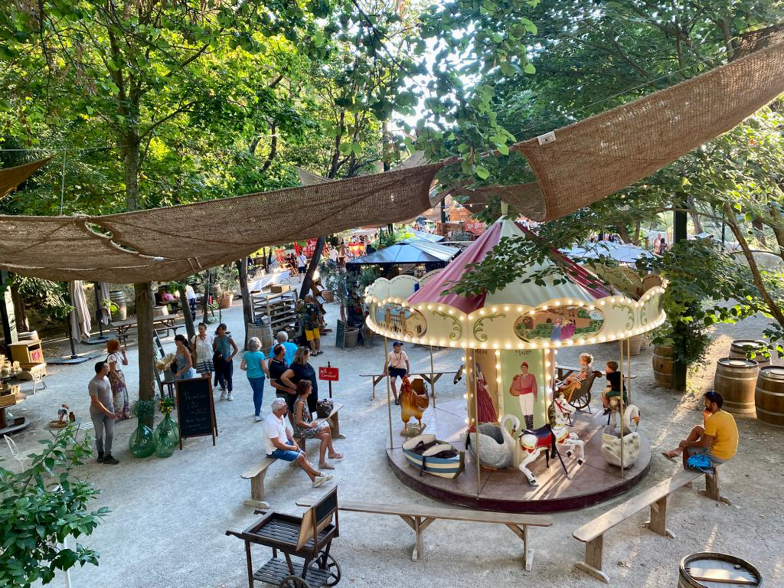 ©Rocher Mistral – Place du marché(1)