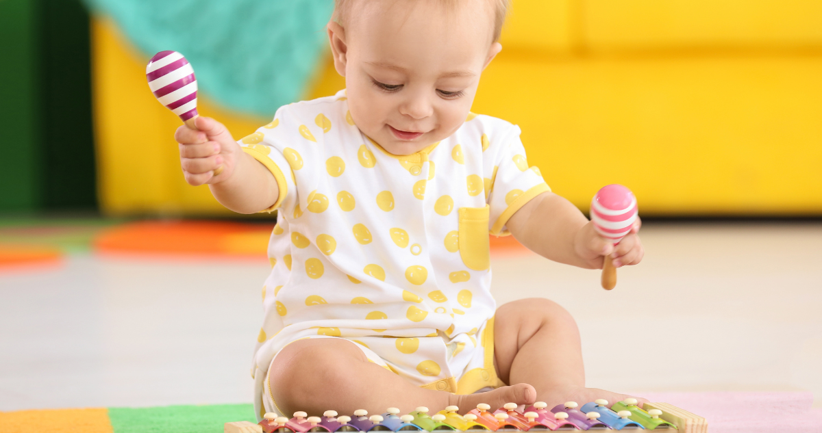 Eveil musical bébé A Little Family