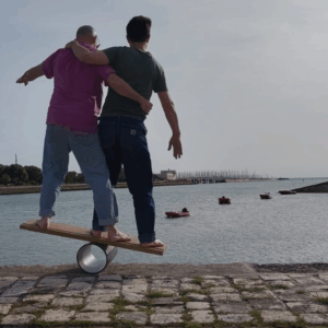 En liesse : duo de cirque sur rolla bolla