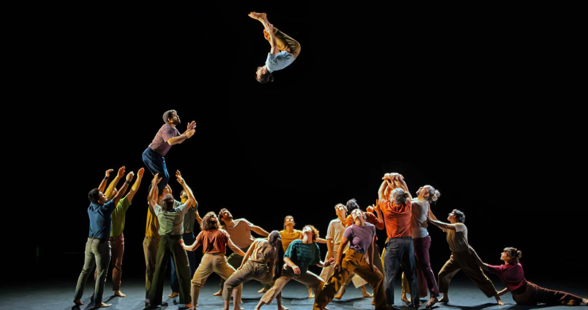 Le Pas du monde : 22 acrobates du Collectif XY