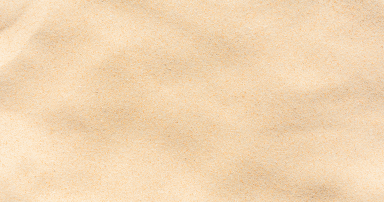 Ça joue sur le sable : animations jeux pour les enfants à la Plage des Marettes