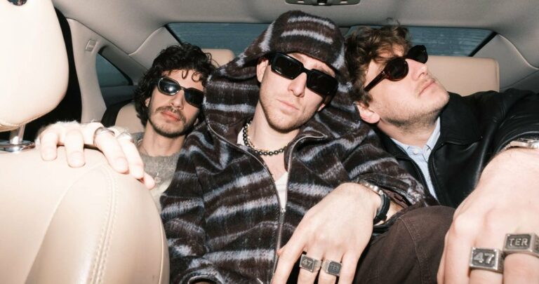 47Ter en concert à l’Espace Julien : le trio pop-rap de « Côte Ouest » à Marseille
