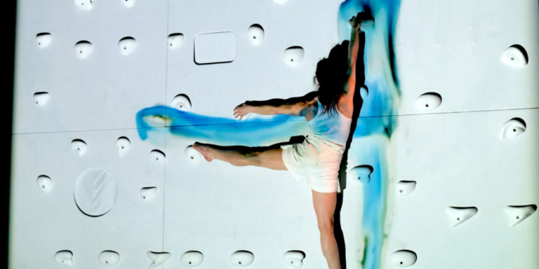Amour au temps de l&rsquo;algorithme : cirque, danse verticale et vidéo pour les ados au Théâtre de Fontblanche à Vitrolles
