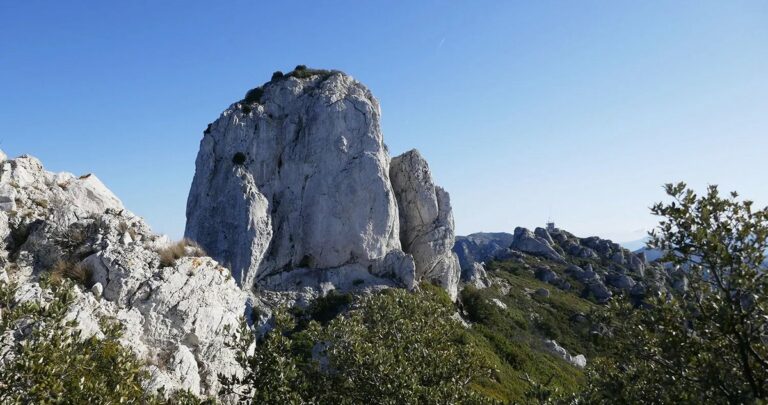 Sur les crêtes de l&rsquo;Étoile : grande randonnée au col des Santons pour les ados sportifs