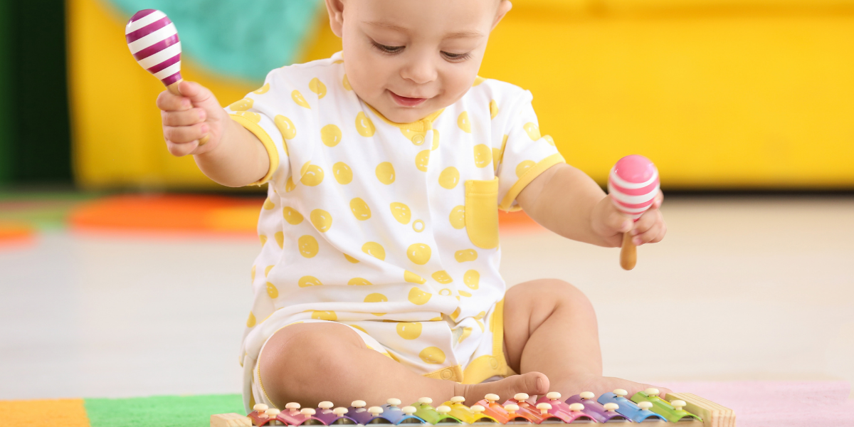 Eveil musical bébé