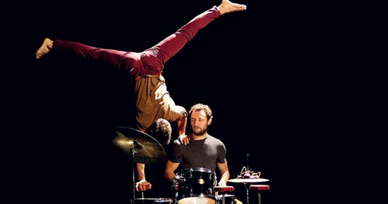 « Ocre » : acrobatie et percussions en duo à l’Idéethèque des Pennes-Mirabeau