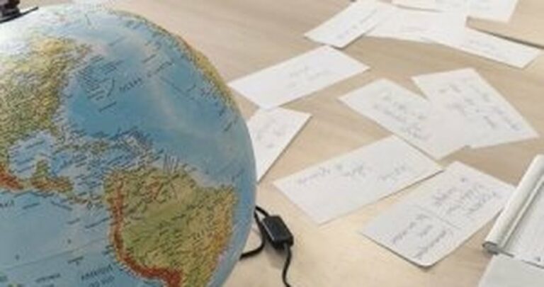 Des valises de papiers : atelier d&rsquo;écriture parents-enfants aux Archives nationales d&rsquo;outre-mer à Aix