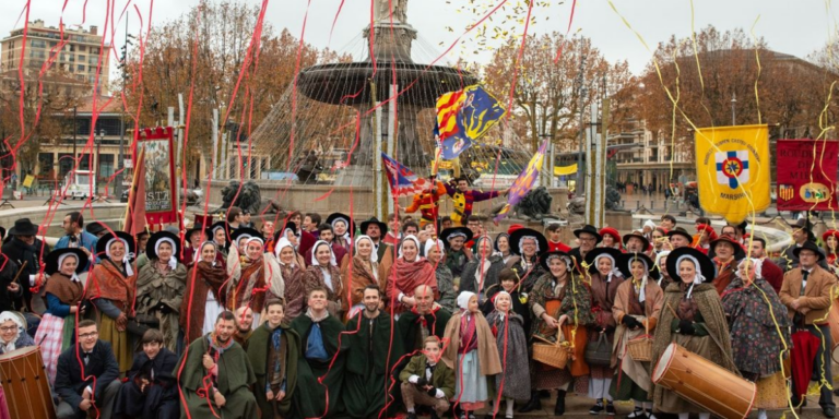 La Bravade calendale : danses et costumes provençaux dans les rues d’Aix