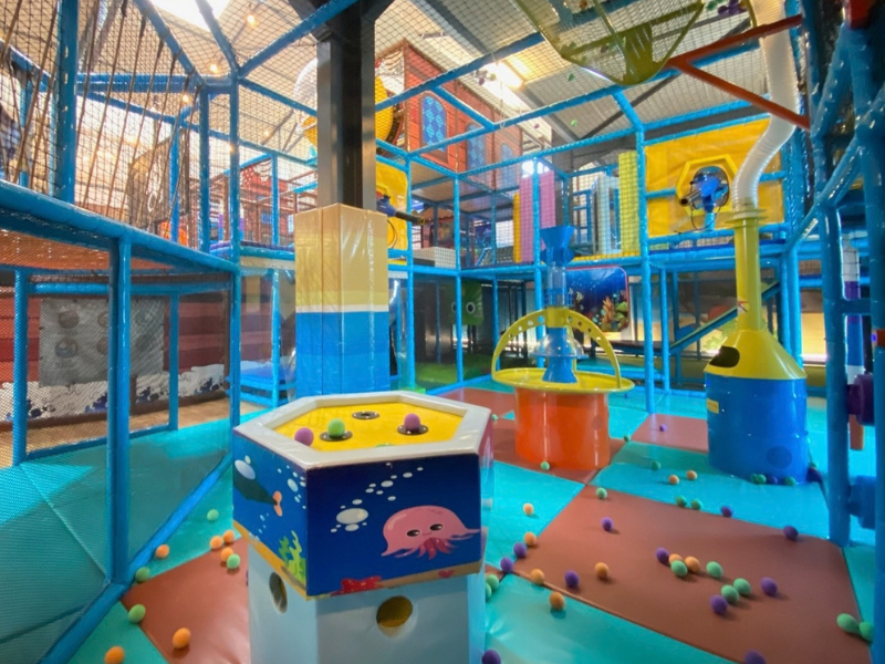 Hissého à Saint-Mitre-les-Remparts : l’aire de jeux des pirates et des sirènes, de 1 à 12 ans