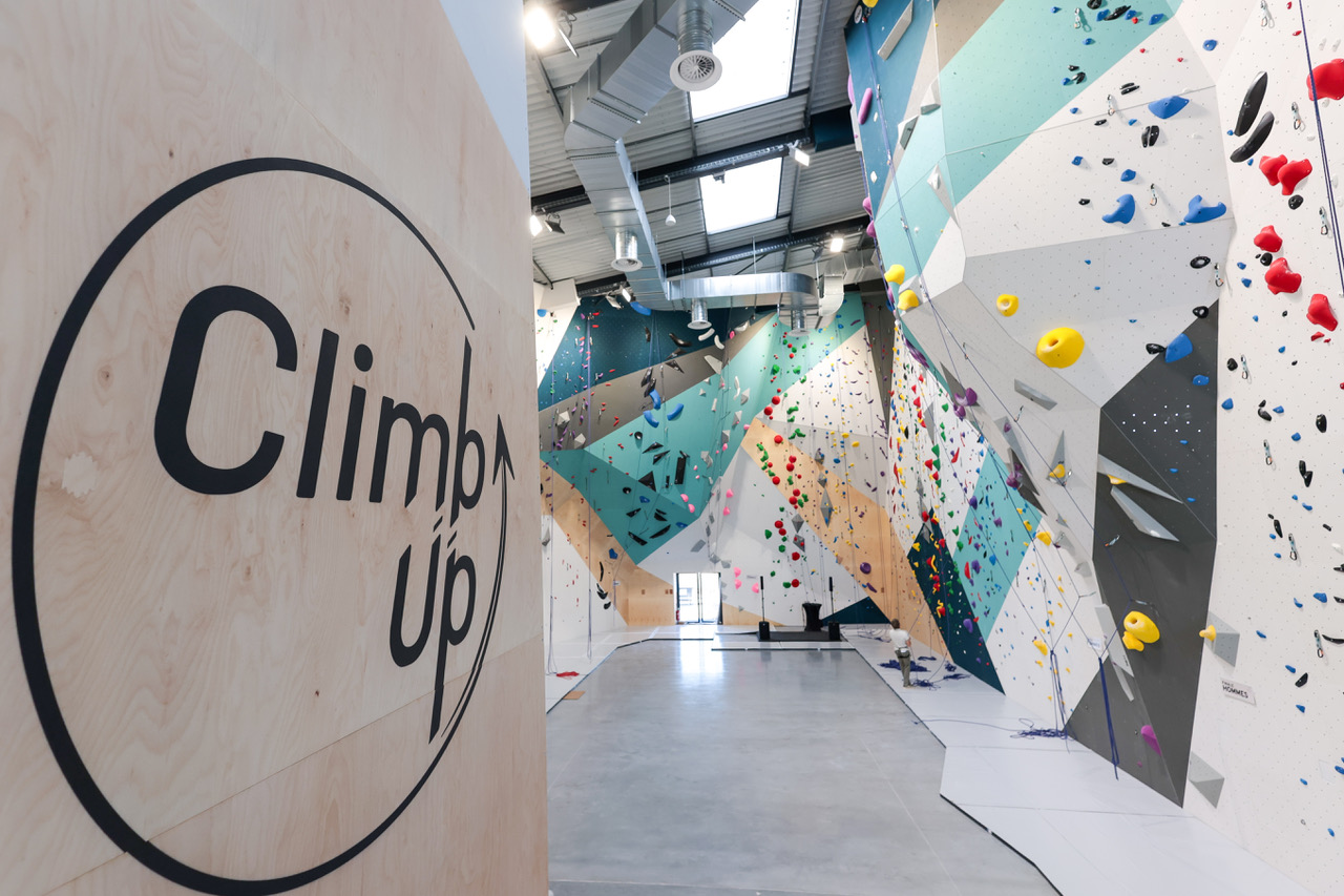 Salle d'escalade Climb Up Istres et ses murs de voies jusqu'à 14 mètres